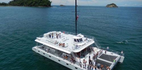 Catamaran Tour, Things to do in Manuel Antonio, Costa Rica – Costa Rica Tours